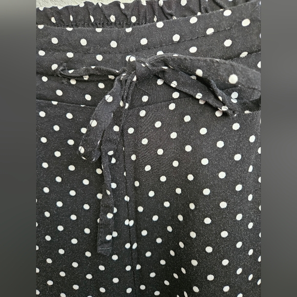 Torrid Pull-on Black with White Polka Dot Pants, Size 3 - Picture 3 of 6
